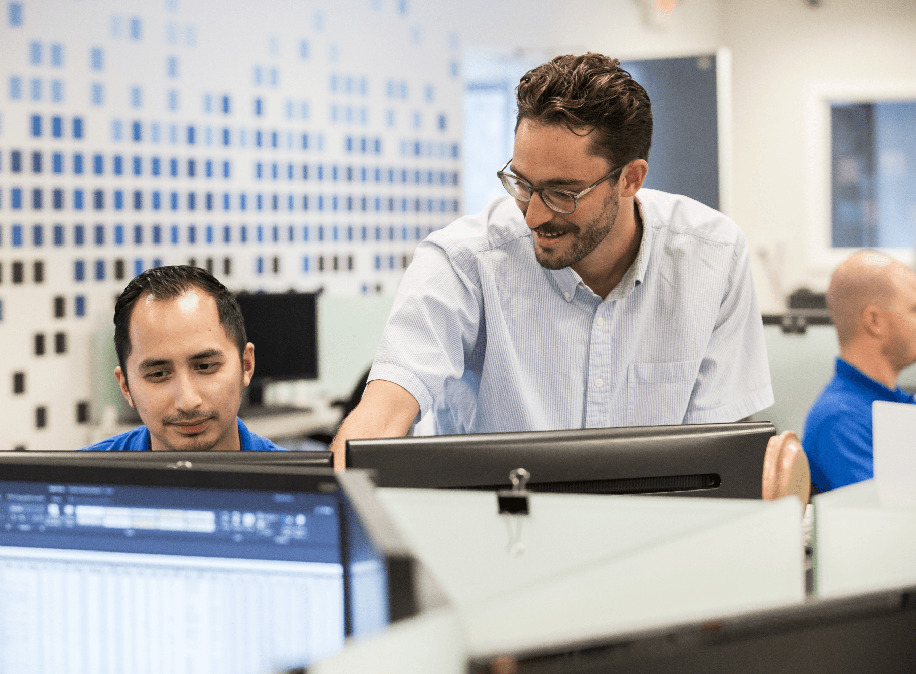 Thurston County man on computer